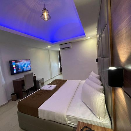 Presken Hotels Alade Avenue Ікеджа Екстер'єр фото