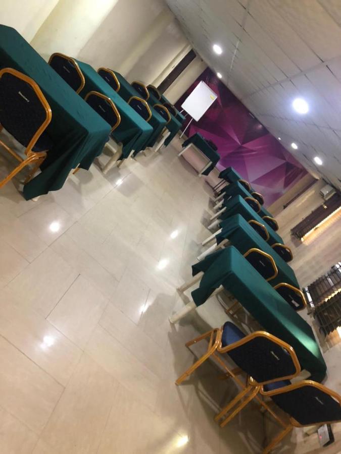 Presken Hotels Alade Avenue Ікеджа Екстер'єр фото