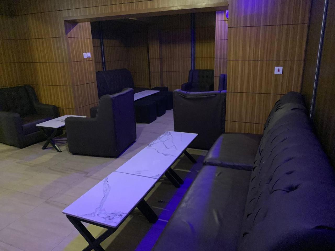 Presken Hotels Alade Avenue Ікеджа Екстер'єр фото