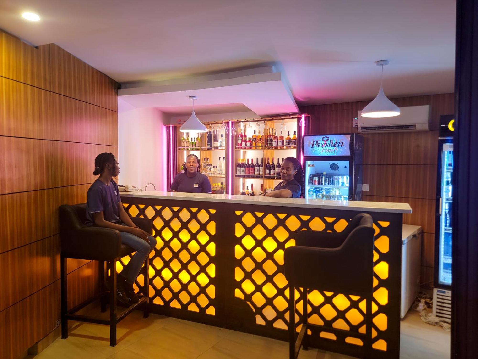 Presken Hotels Alade Avenue Ікеджа Екстер'єр фото
