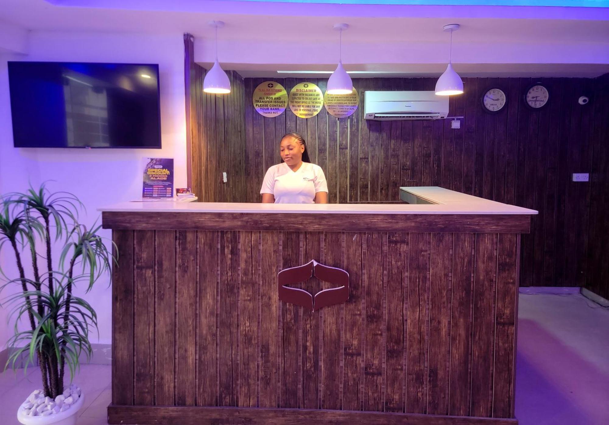 Presken Hotels Alade Avenue Ікеджа Екстер'єр фото