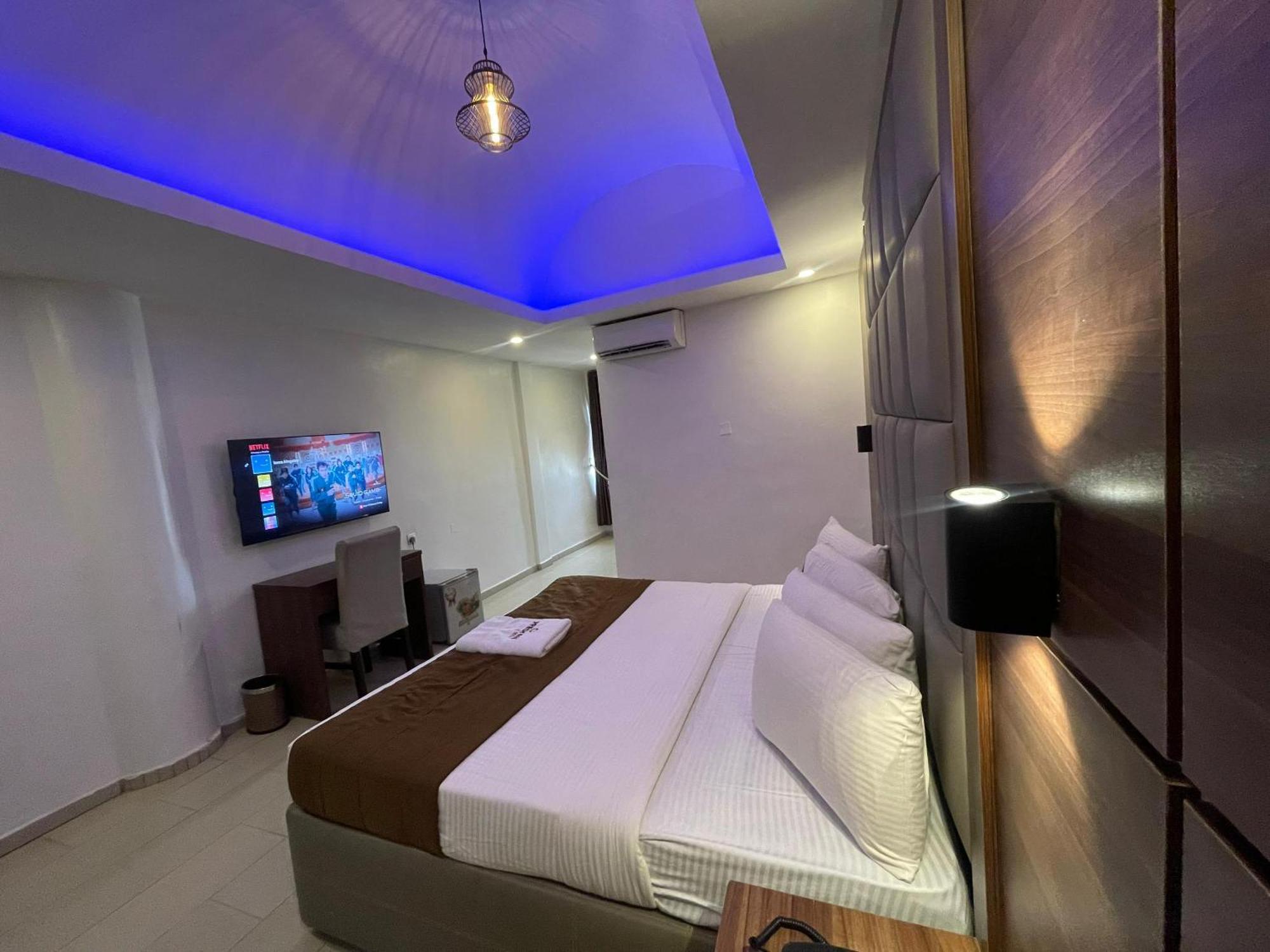 Presken Hotels Alade Avenue Ікеджа Екстер'єр фото