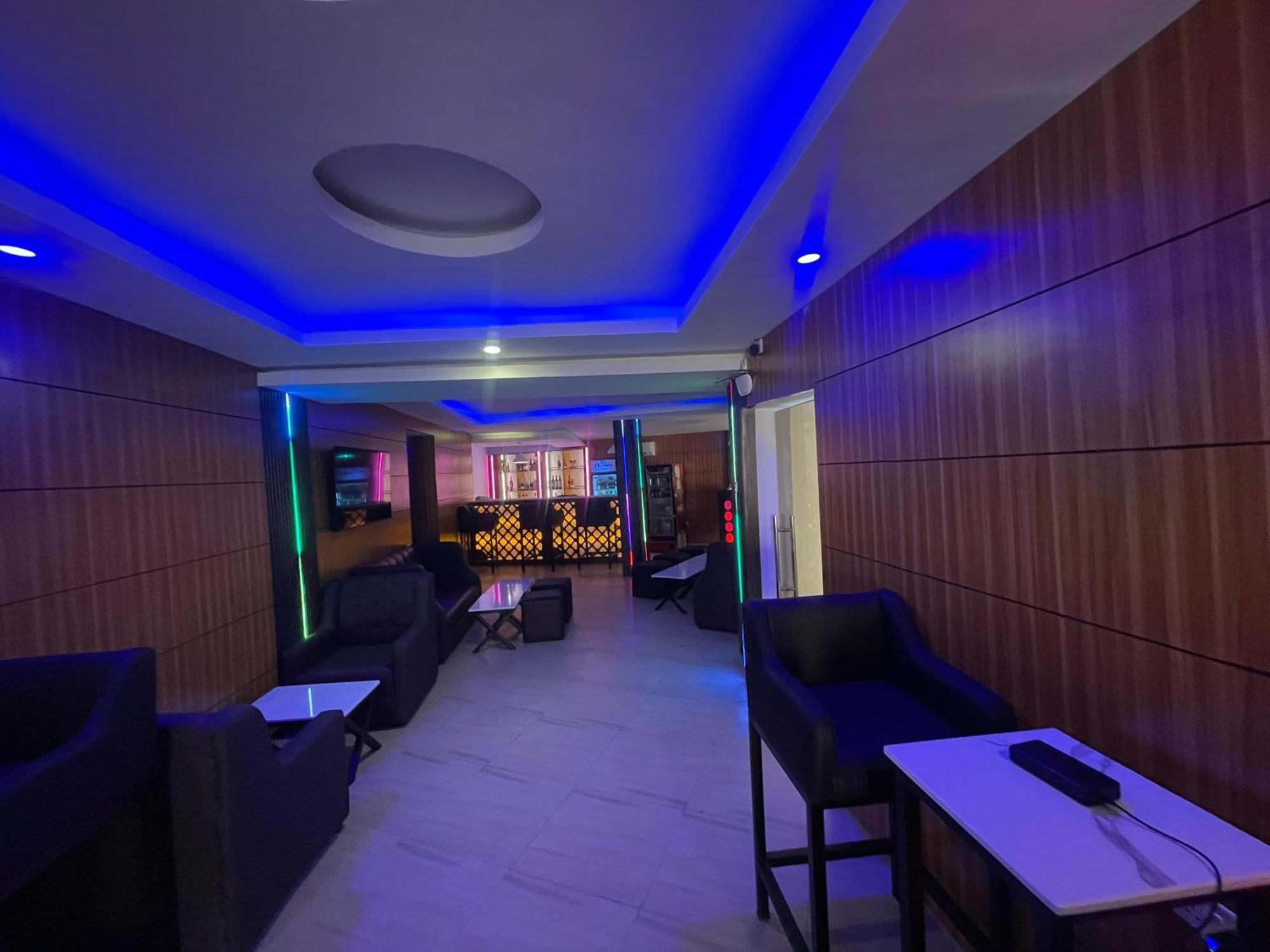 Presken Hotels Alade Avenue Ікеджа Екстер'єр фото