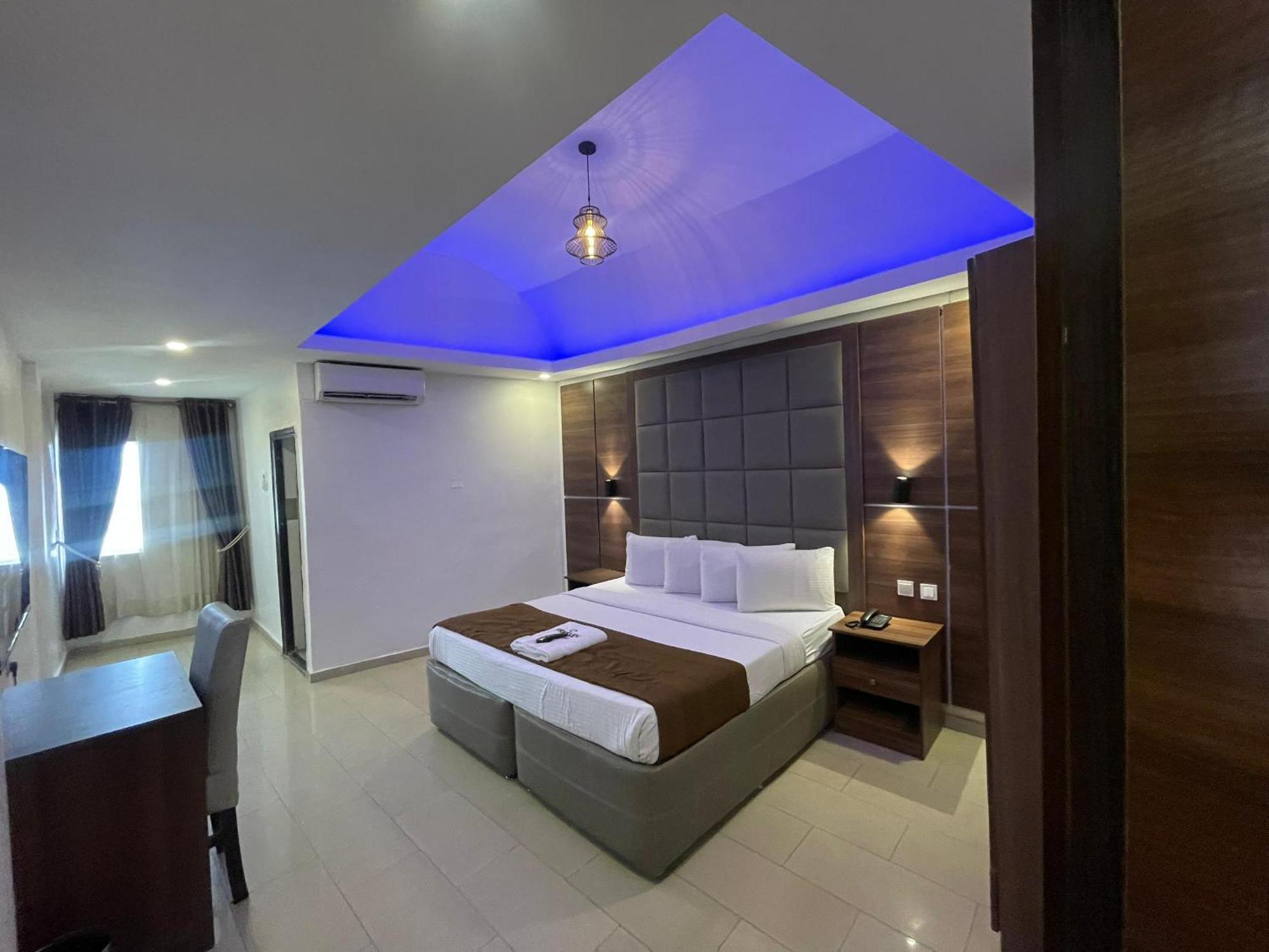 Presken Hotels Alade Avenue Ікеджа Екстер'єр фото